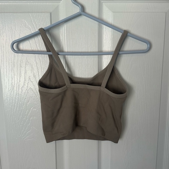 Set Active Ribbed Cropped Tank - Picture 2 of 5